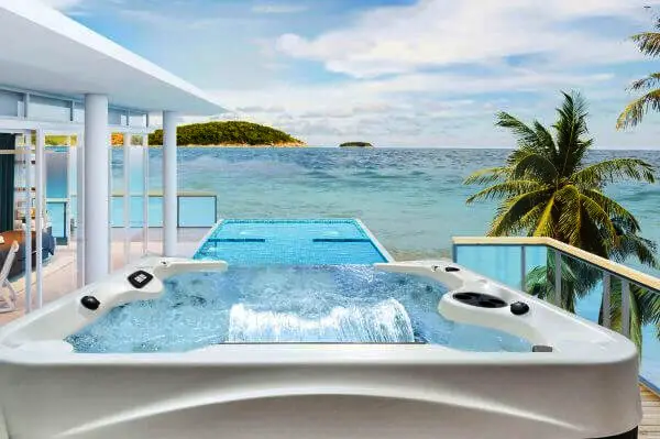 Coast Spas Infinity Collection — Infinity Edge Technology